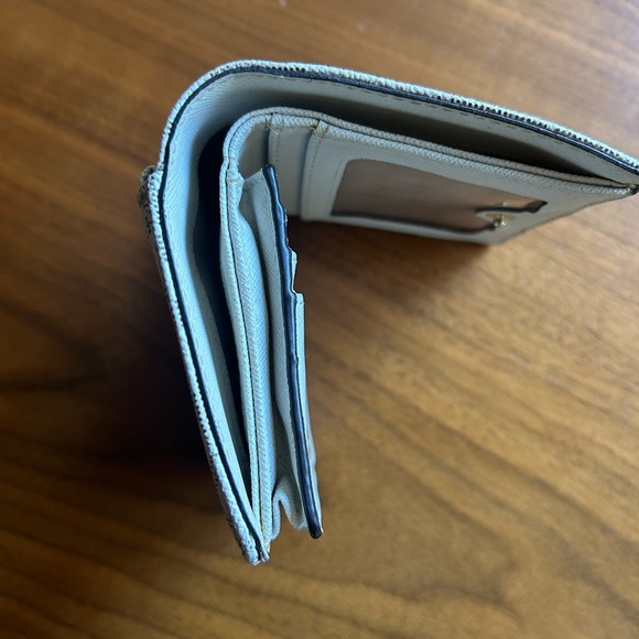 ‼️BF SALE!‼️Michael Kors Jet Set Signature Purse and Wallet Set - Picture 8 of 15